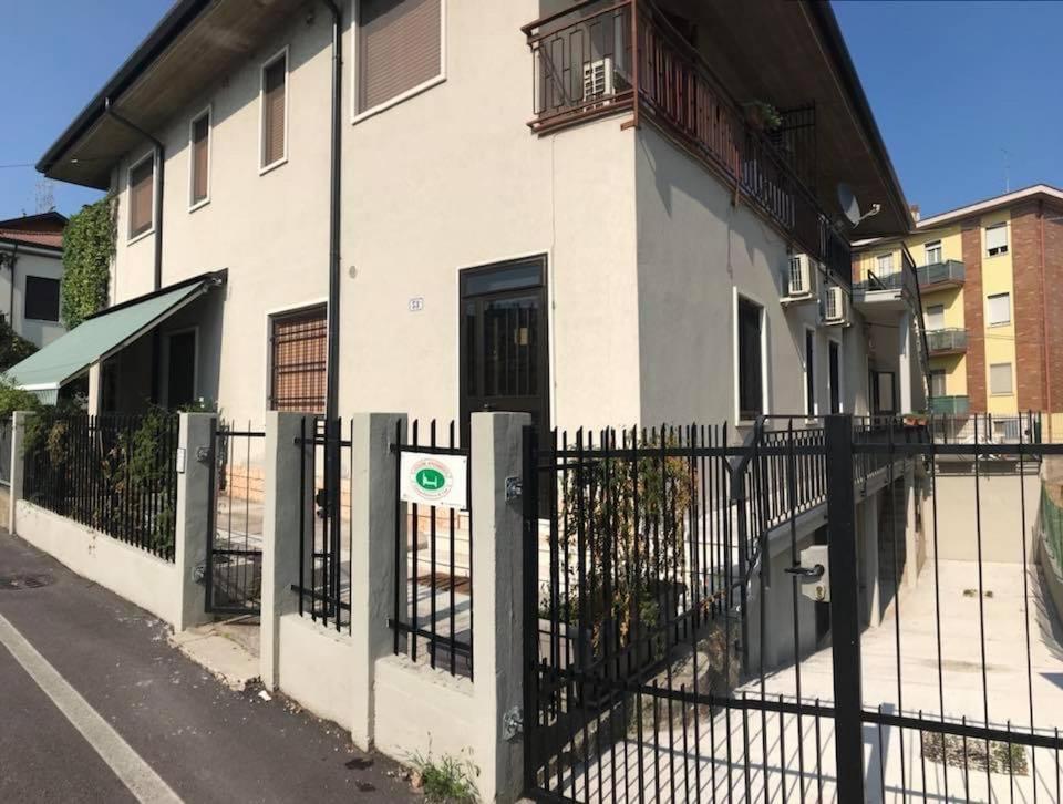 Appartamento Affitti Brevi Verona Colors/G.B. Rossi Friendly ภายนอก รูปภาพ