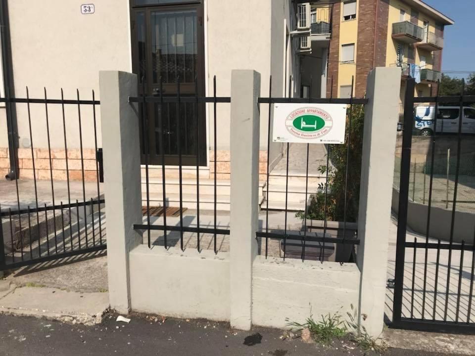 Appartamento Affitti Brevi Verona Colors/G.B. Rossi Friendly ภายนอก รูปภาพ